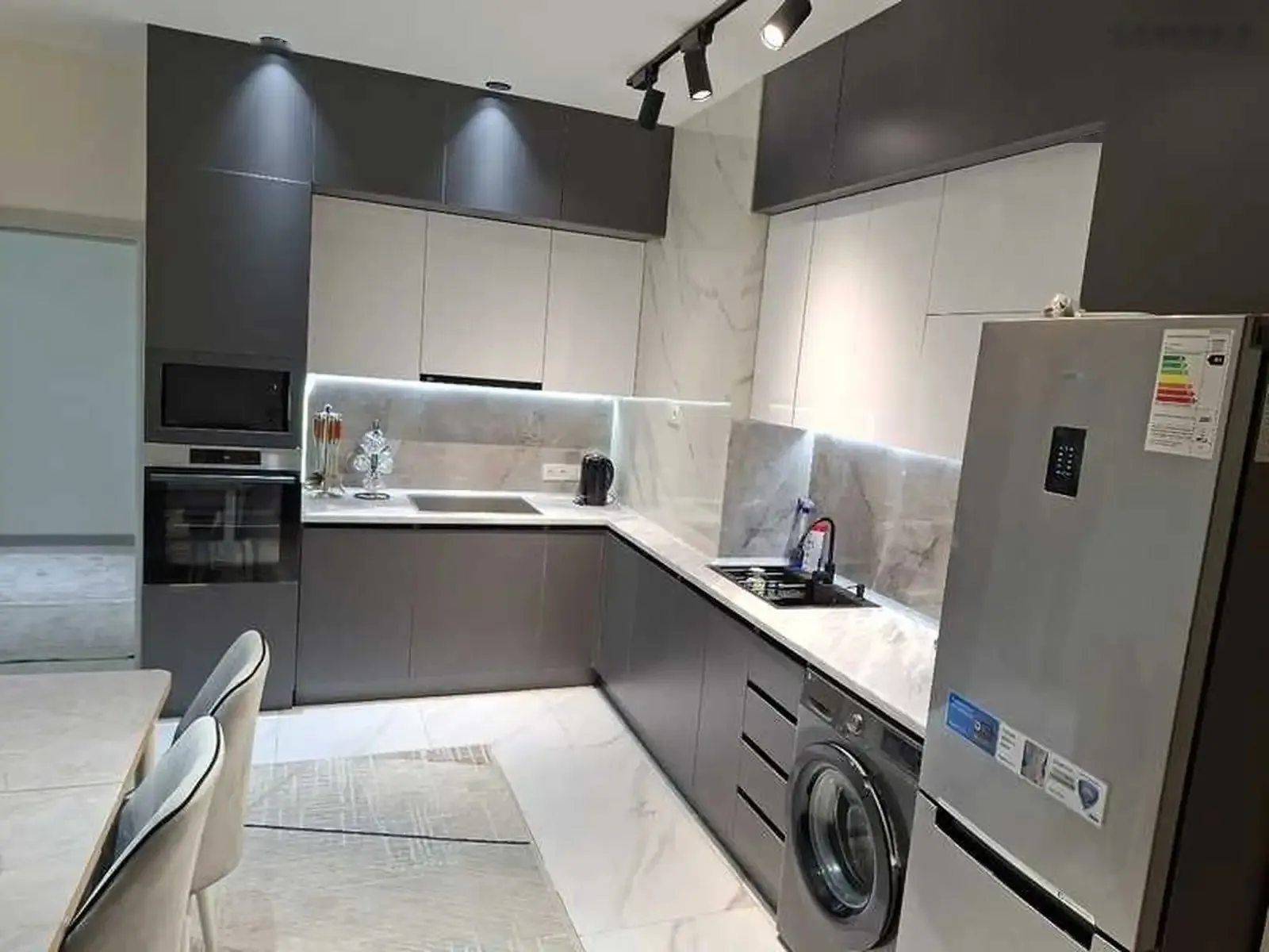 2-комн. квартира, 12 этаж, 80м², Повороти Аэрапорт — миниатюра 1