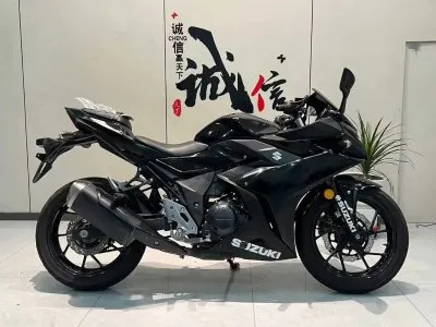 Мотоцикл Suzuki GSX — миниатюра 1