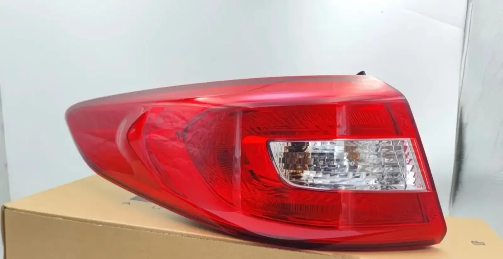 Стоп Hyundai Sonata 2015-