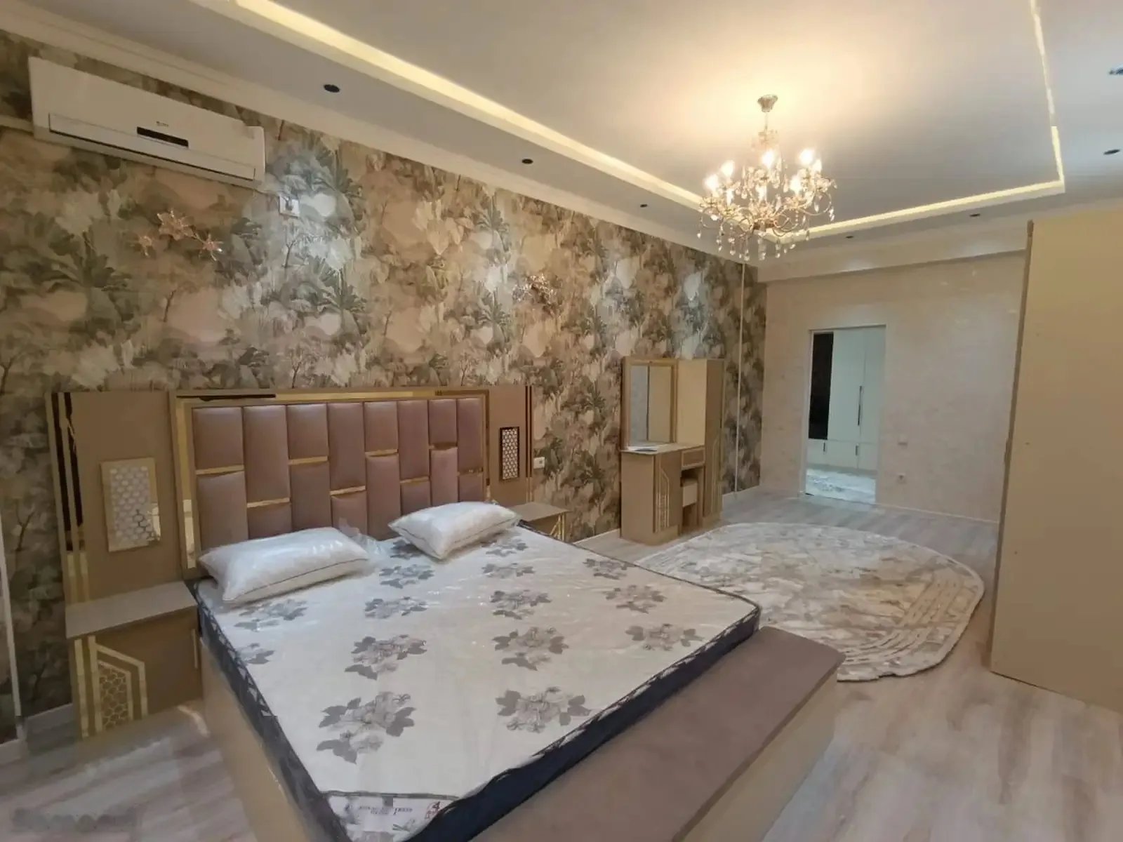 3-комн. квартира, 4 этаж, 133м², И.Сомони — миниатюра 1