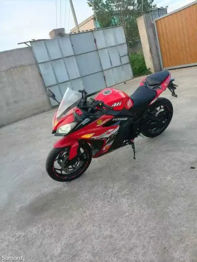Мотоцикл Kawasaki 200 cc