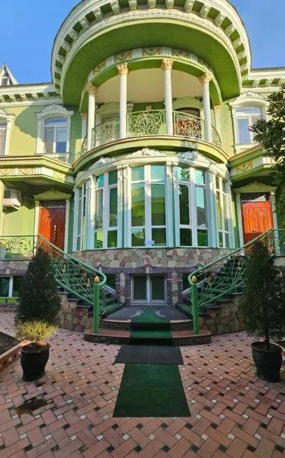 3-этажный, 16 комнатный дом, 900 м², Шохмансур — миниатюра 1