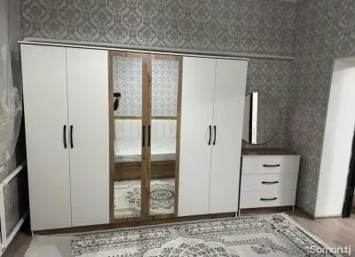 Шкаф