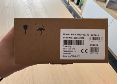 Параллельная коробка Hikvision DS-KABV6133-G/Surface