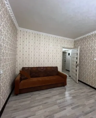 2-комн. квартира, 4 этаж, 60м², Сино 92мкр — миниатюра 1