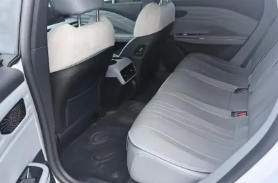 Geely Galaxy E8, 2025