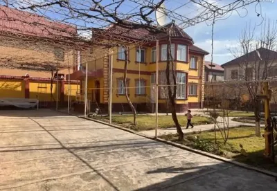2-этажный, 9 комнатный дом, 250 м², Фирдавси