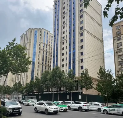 2-комн. квартира, 14 этаж, 61 м², Пайкари голубой экран — миниатюра 2