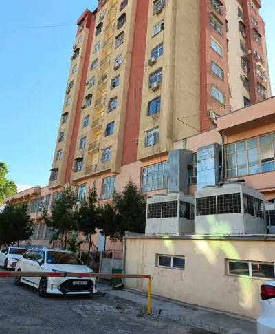 4-комн. квартира, 3 этаж, 136 м², Сино 82 мкр — миниатюра 1
