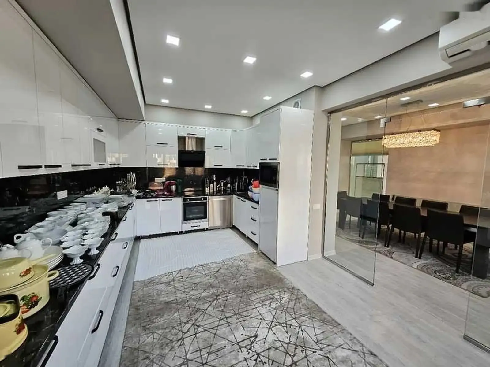 5-комн. квартира, 4 этаж, 240м², И.Сомони — миниатюра 9