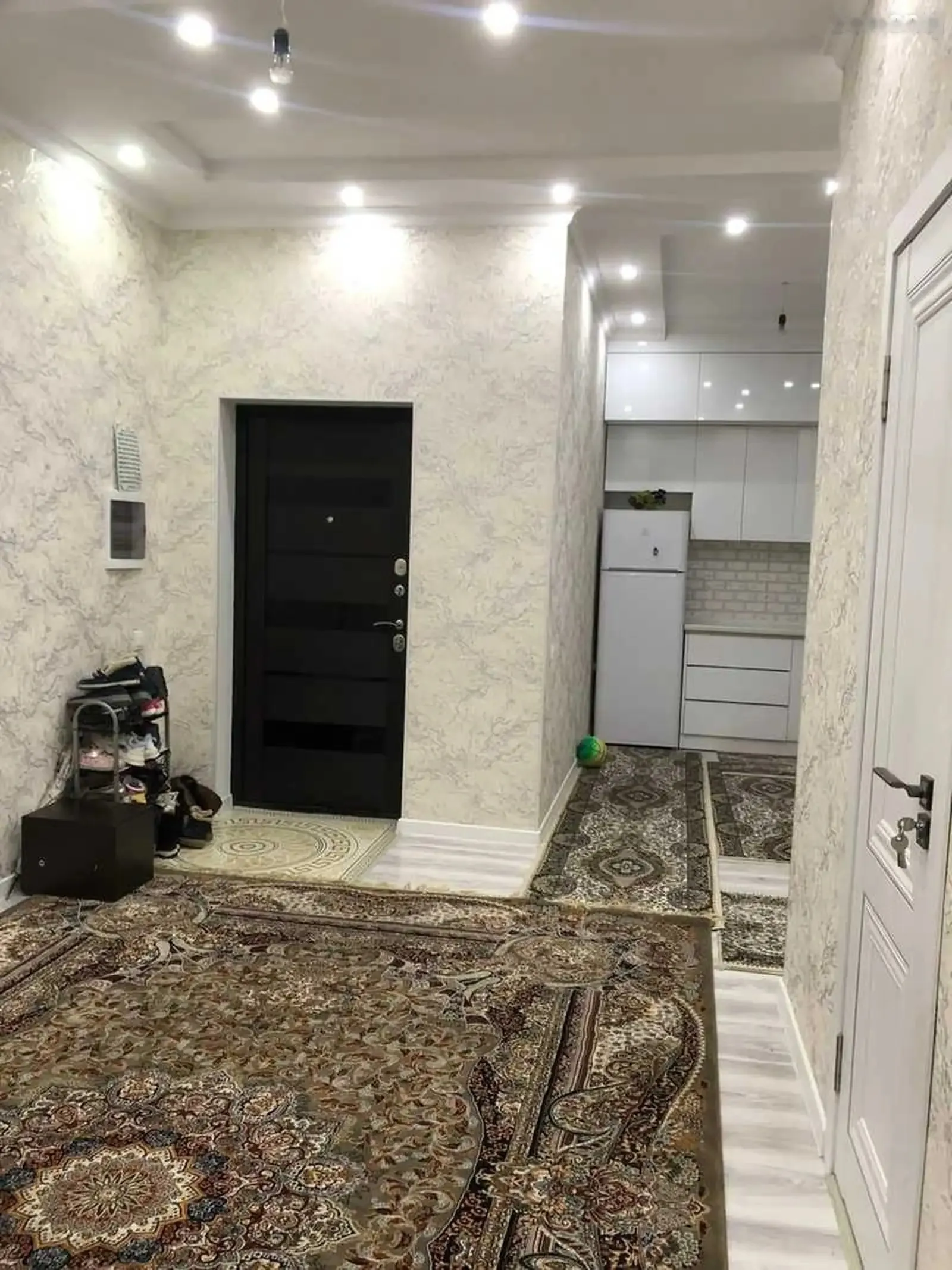 2-комн. квартира, 18 этаж, 80м², Шохмансур — миниатюра 2