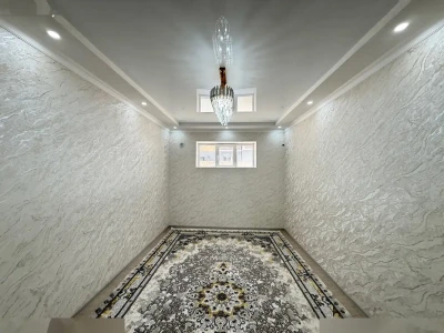 2-комн. квартира, Цокольный этаж, 68 м², 8 мкр — миниатюра 4
