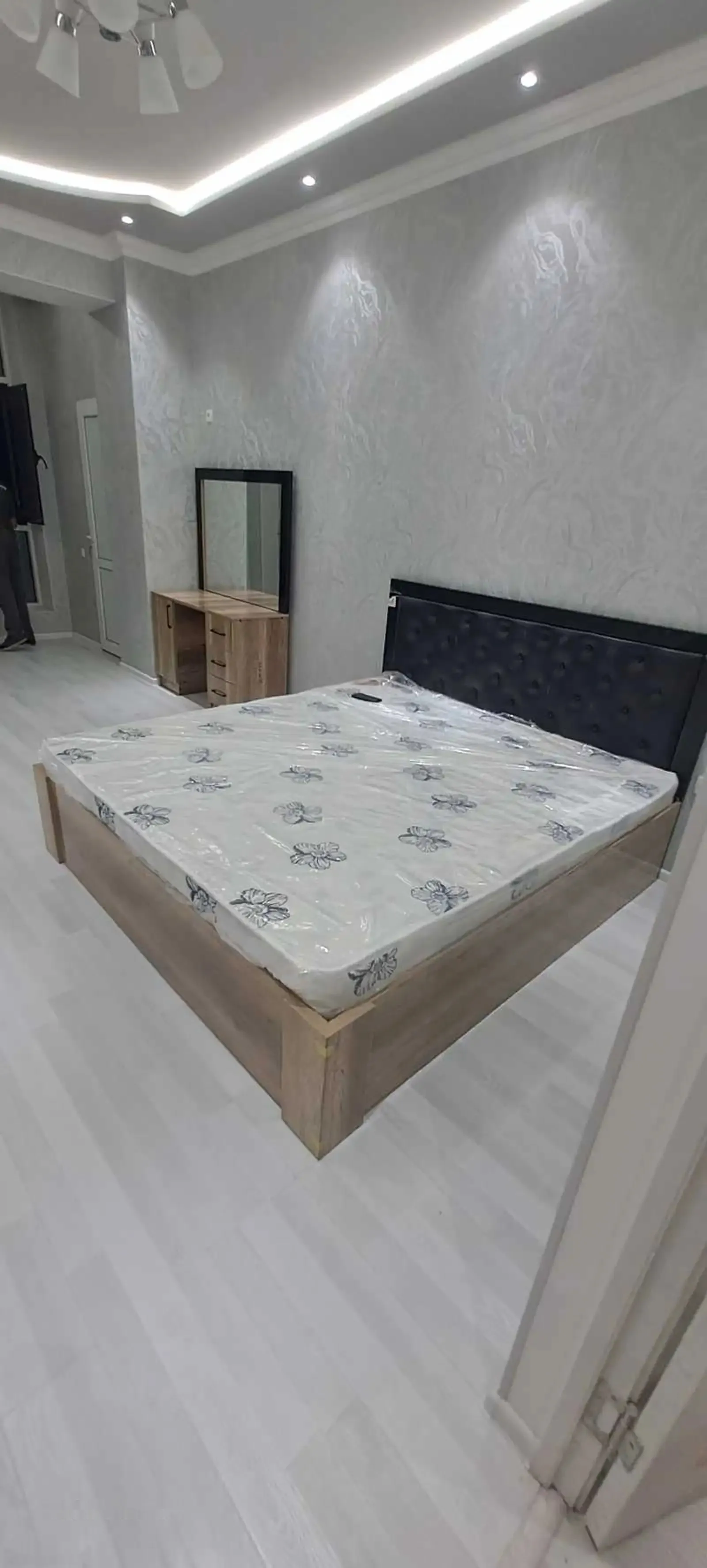 2-комн. квартира, 13 этаж, 75м², Голубой экран — миниатюра 7