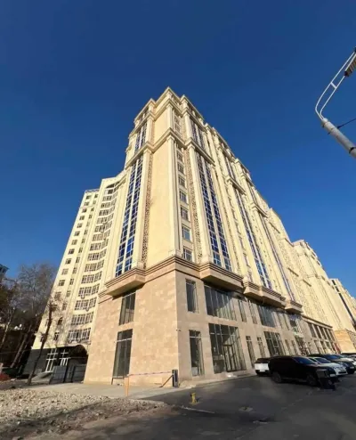 3-комн. квартира, 10 этаж, 92 м², Шохмансур, Танка-Вазорати Наклиёт — миниатюра 1