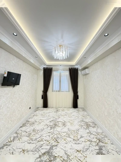 4-комн. квартира, 8 этаж, 93 м², 12 мкр — миниатюра 3