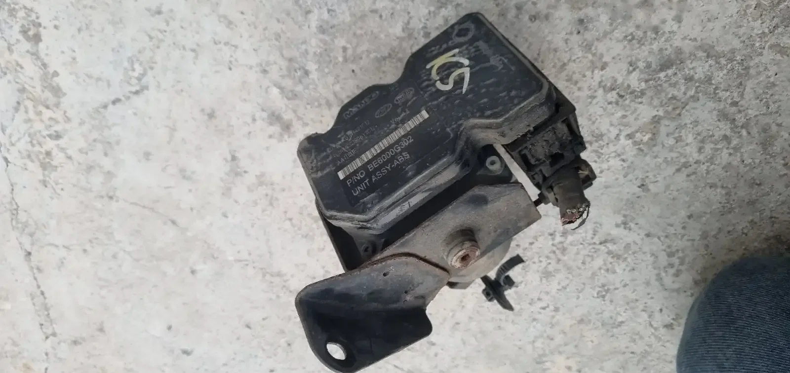 Блок ABS на Kia K5 2012 589202T — миниатюра 3