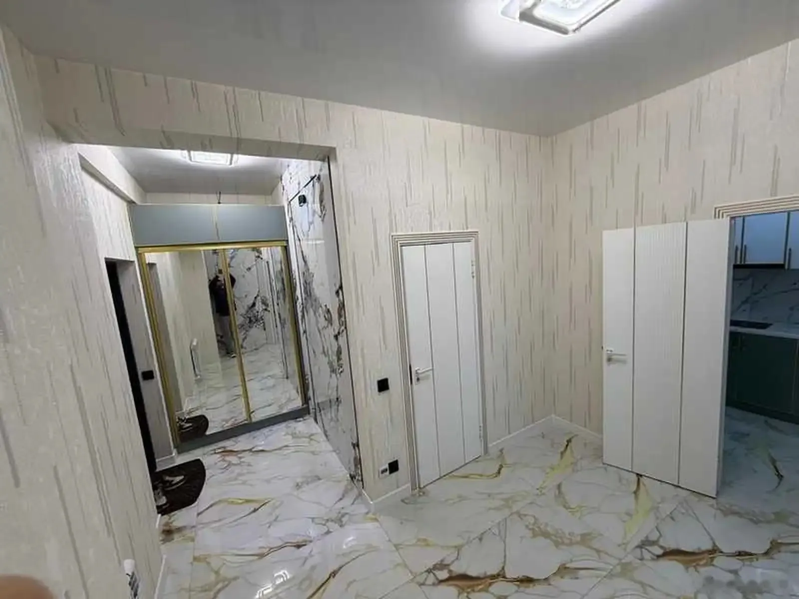 2-комн. квартира, 7 этаж, 55м², 102мкр — миниатюра 4