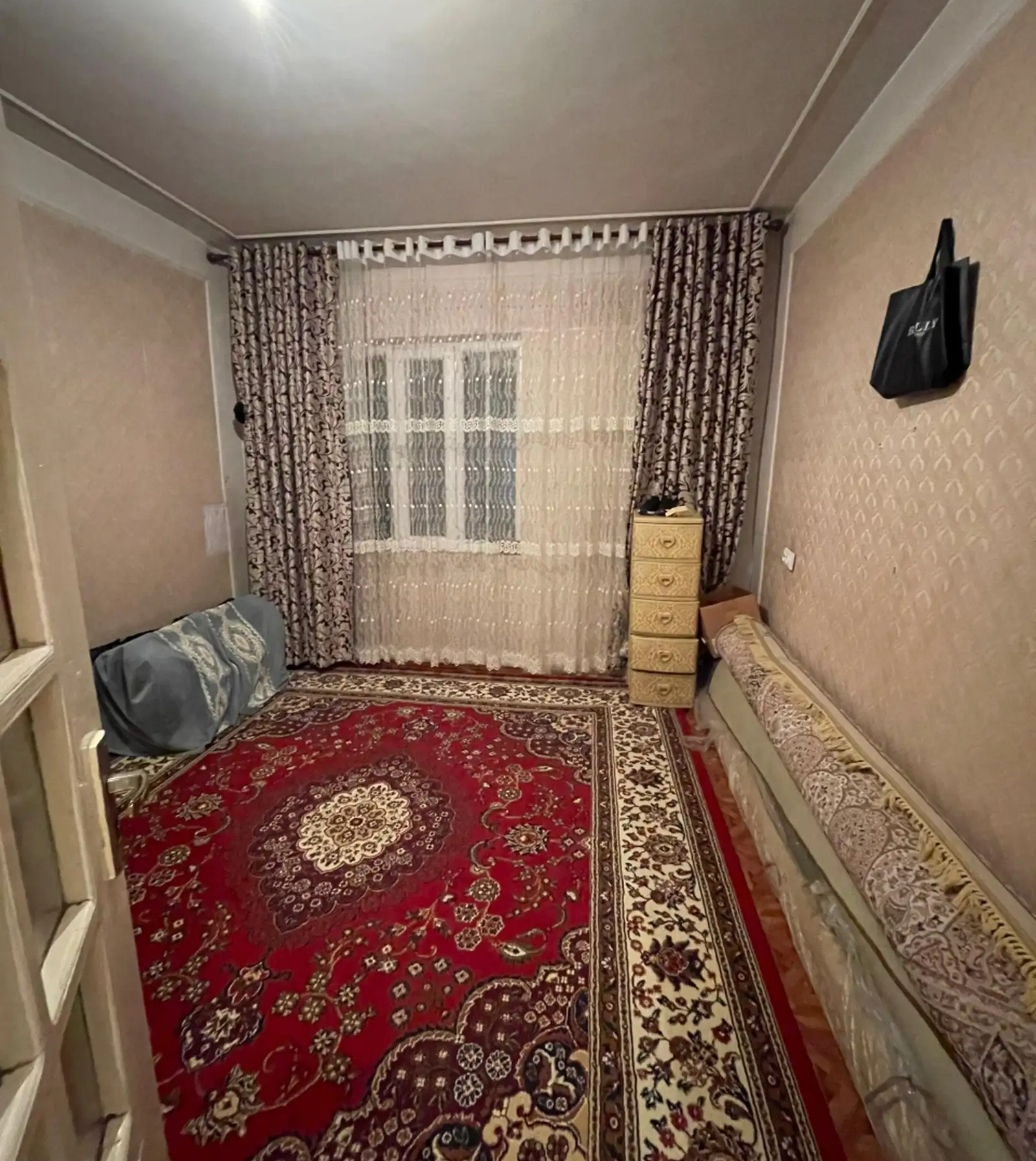 3-комн. квартира, 1 этаж, 75м², Сино, 104 мкр — миниатюра 1