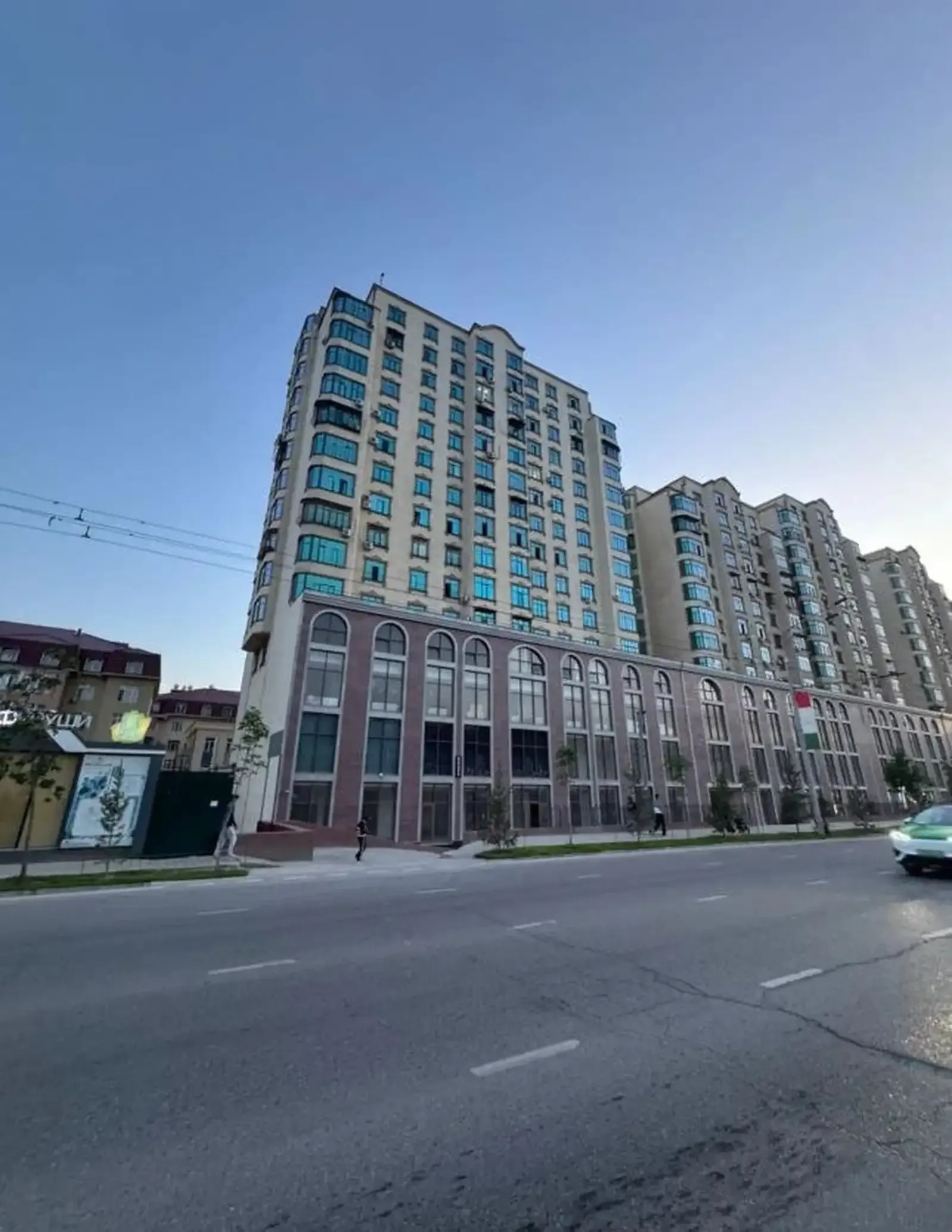 2-комн. квартира, 13 этаж, 72 м², Шохмансур - гардиши 3-юм база