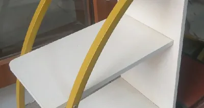 Журнальный столик треугольник