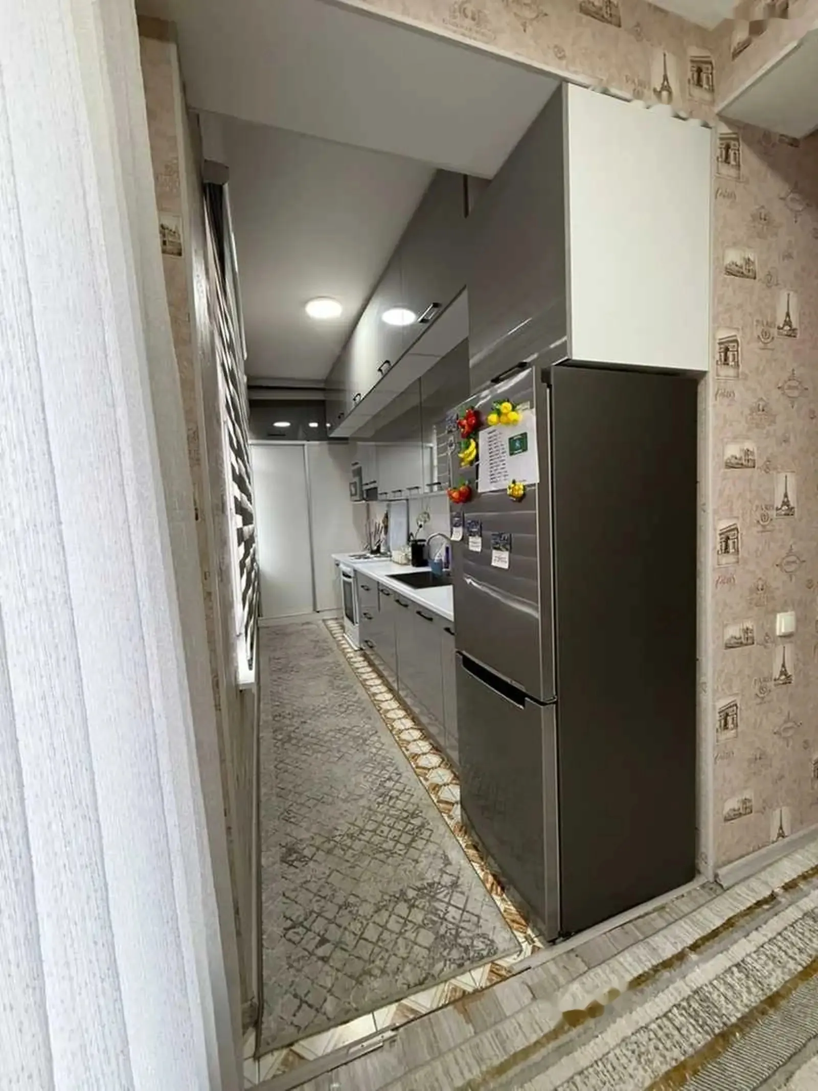 3-комн. квартира, 9 этаж, 98м², 33 мкр ( напротив детская стоматология ) — миниатюра 1