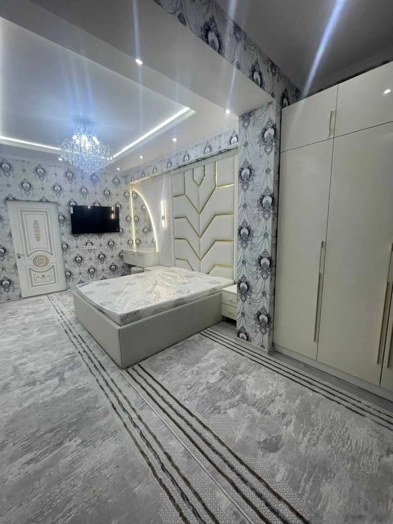 2-комн. квартира, 11 этаж, 68м², Евари Молодёжный — миниатюра 1