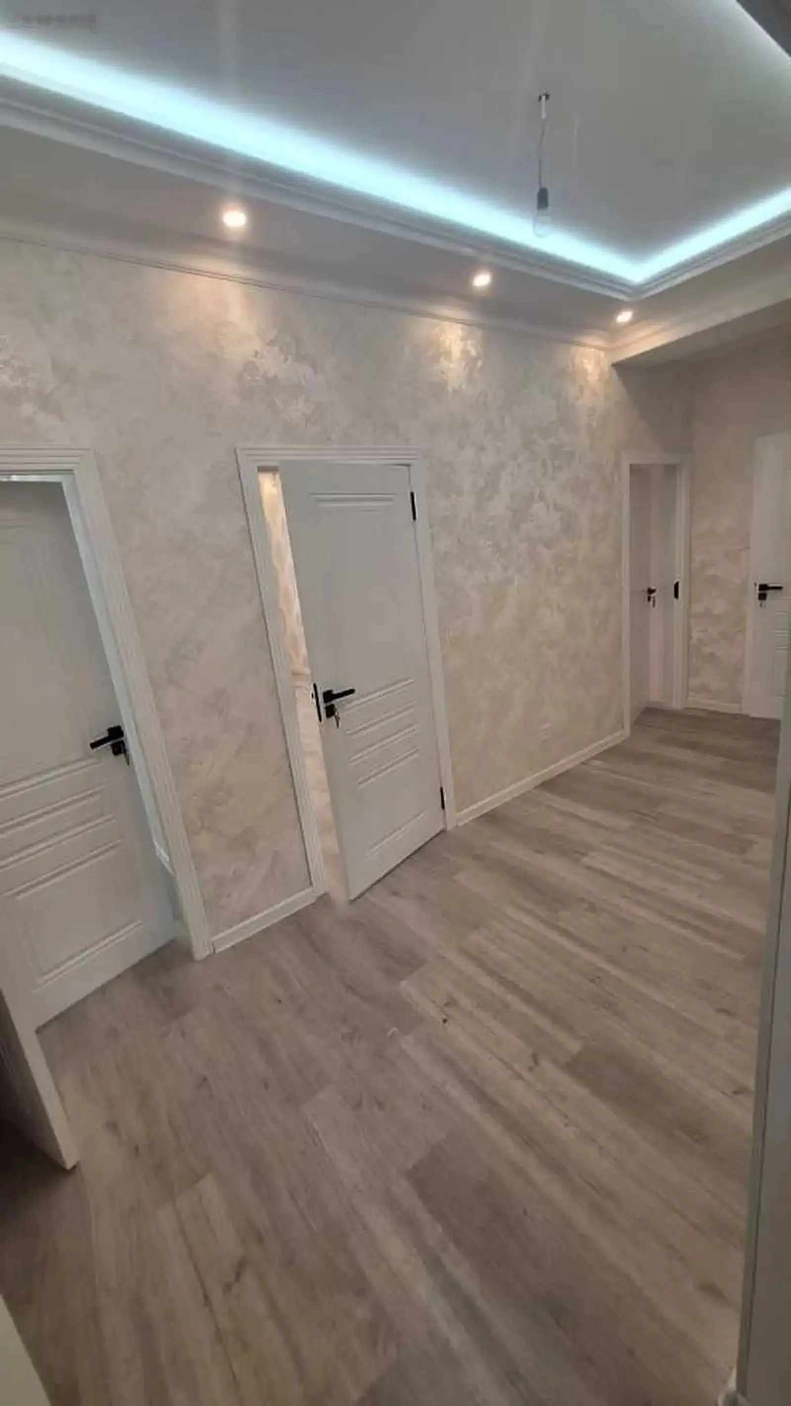 3-комн. квартира, 12 этаж, 81м², Молодёжный театр — миниатюра 6