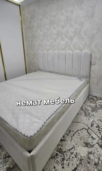 Двуспальная кровать с медицинским матрасом