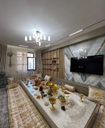4-комн. квартира, 16 этаж, 108 м², Гостиница Фирдавси — миниатюра 1
