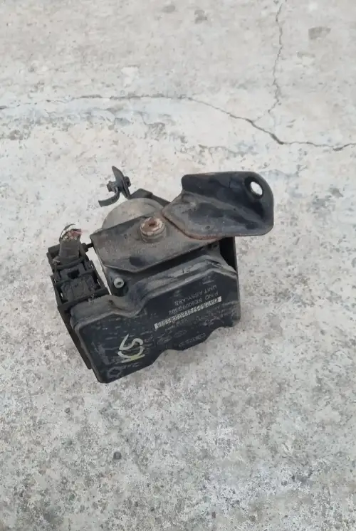 Блок ABS на Kia K5 2012 589202T