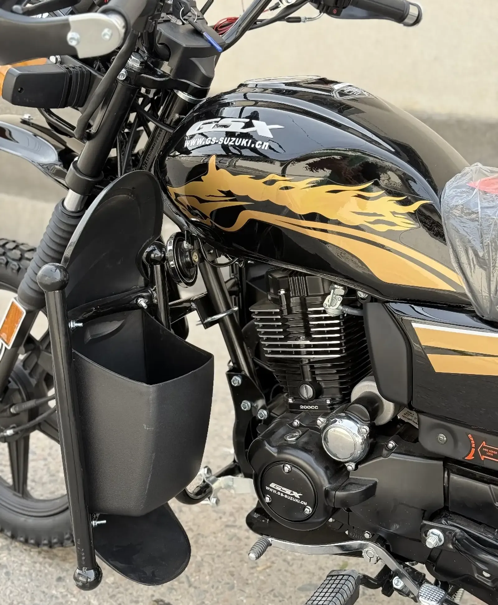 Мотоцикл Suzuki 200куб 2026 black — миниатюра 3