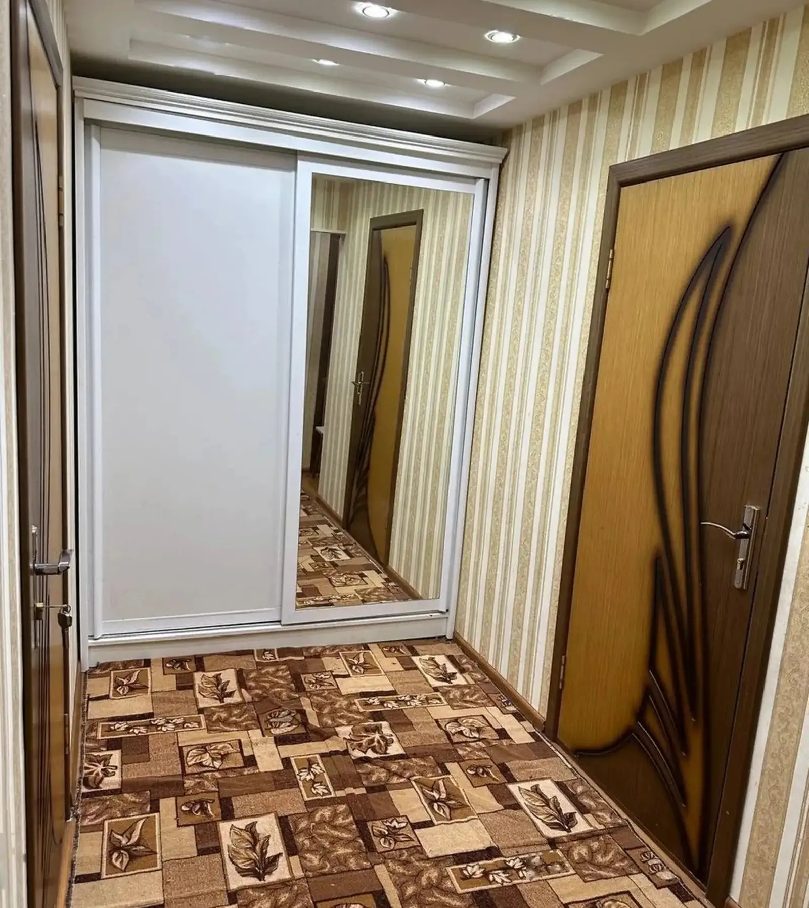 2-комн. квартира, 3 этаж, 55м², 13 Мкр — миниатюра 5