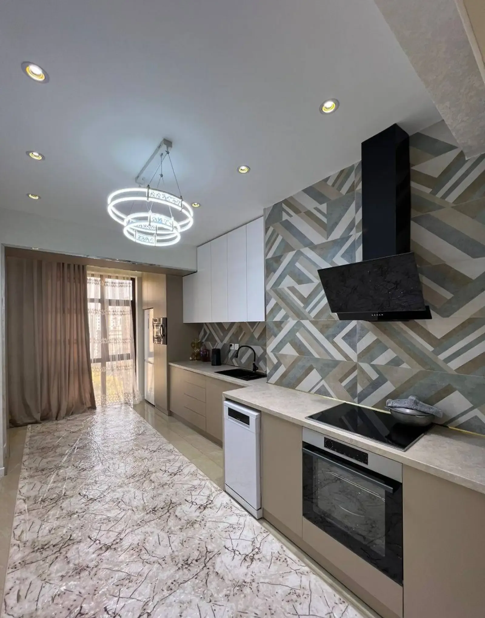 4-комн. квартира, 16 этаж, 108 м², Альфемо гостиница Фирдавси