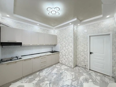 2-комн. квартира, Цокольный этаж, 68 м², 8 мкр — миниатюра 6