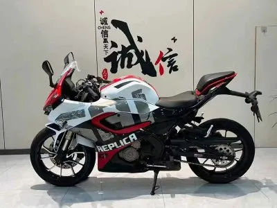 Мотоцикл Ducati 400 на заказ — миниатюра 4