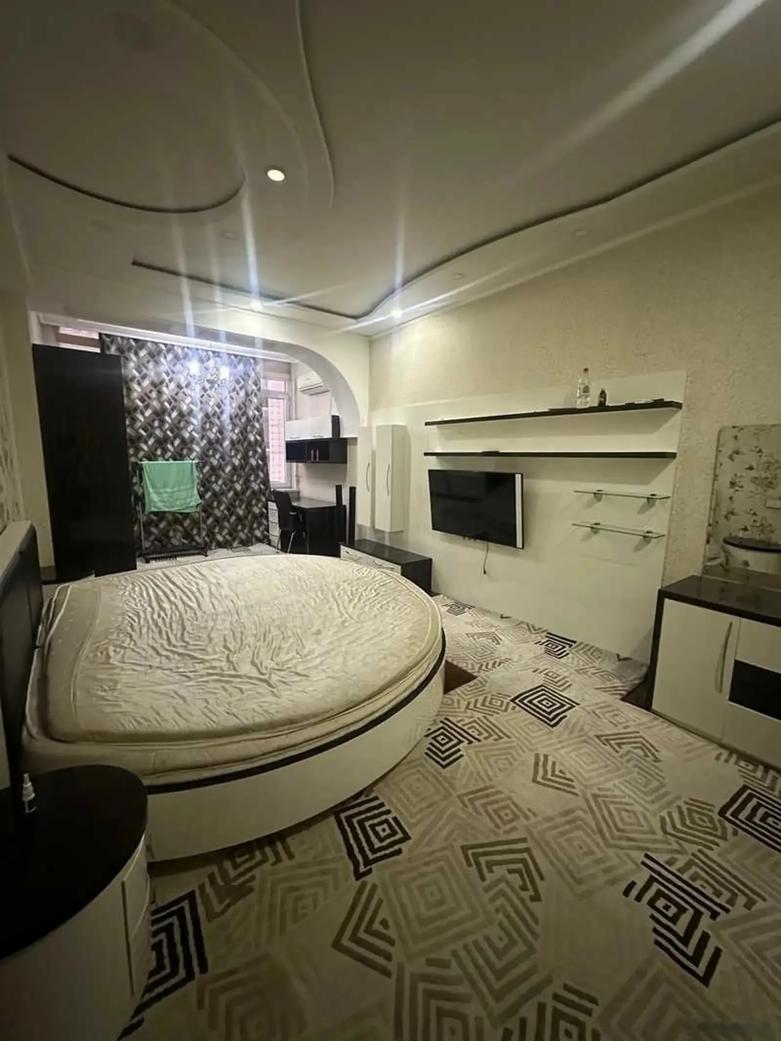 3-комн. квартира, 5 этаж, 130м², Дом печати, Пайкари таможенный — миниатюра 1