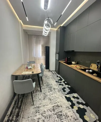 3-комн. квартира, 10 этаж, 77 м², Фирдавси, Молодежный — миниатюра 8