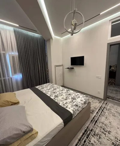 3-комн. квартира, 9 этаж, 76 м², Фирдавси — миниатюра 1