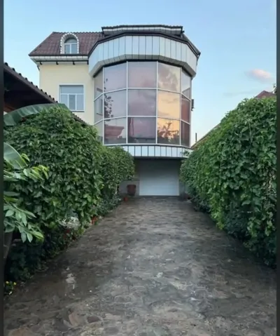 2-этажный, 12 комнатный дом, 450 м², И. Сомони — миниатюра 1