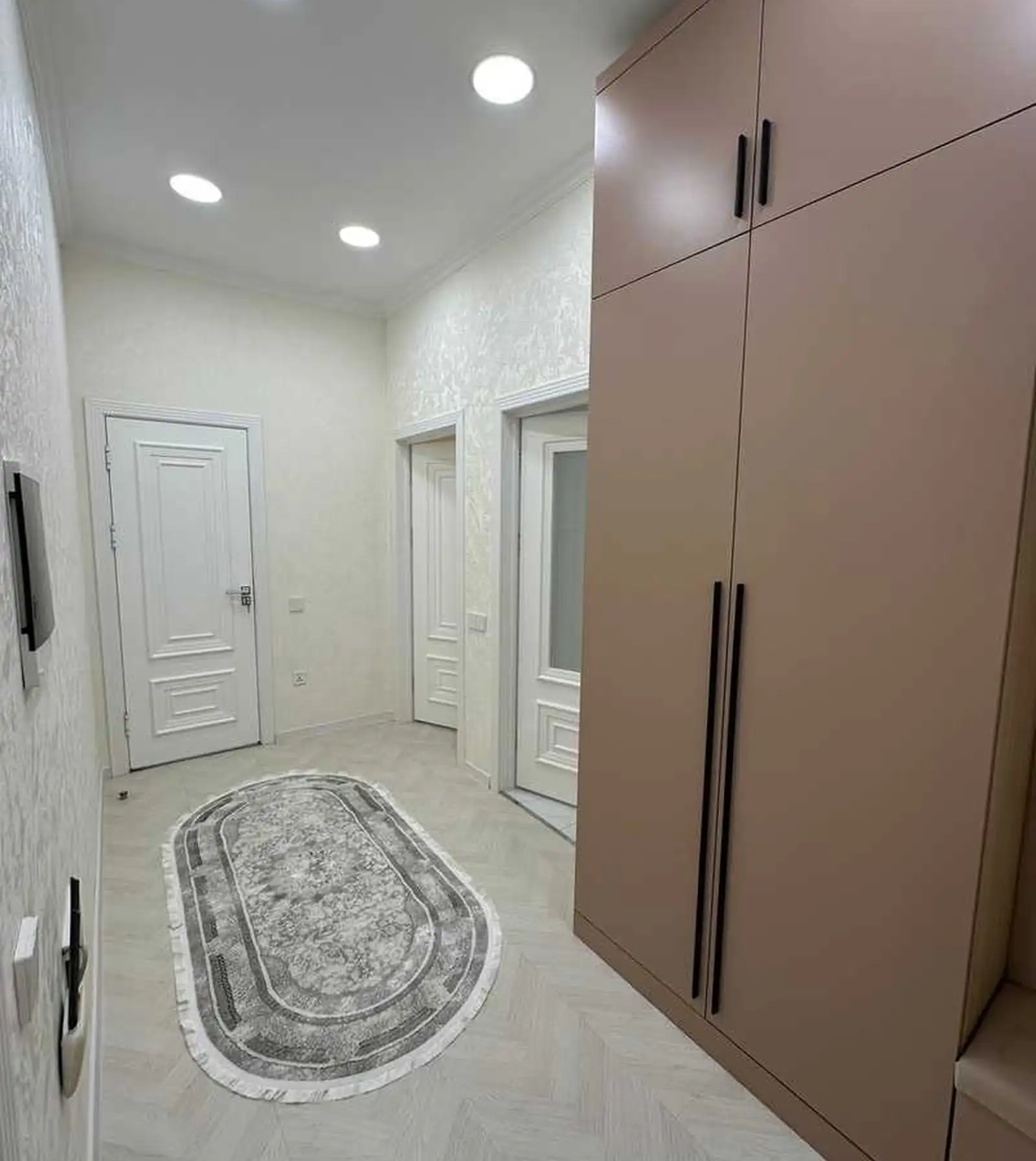 2-комн. квартира, 14 этаж, 65м², Караболо, Пеши Масчити Помириё — миниатюра 9
