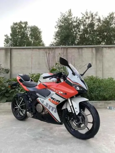 Мотоцикл Qjmoto — миниатюра 3