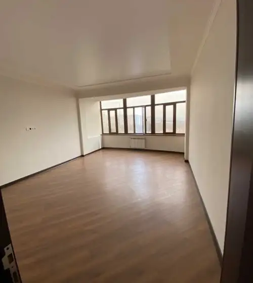 4-комн. квартира, 9 этаж, 178 м², И. Сомони — миниатюра 1