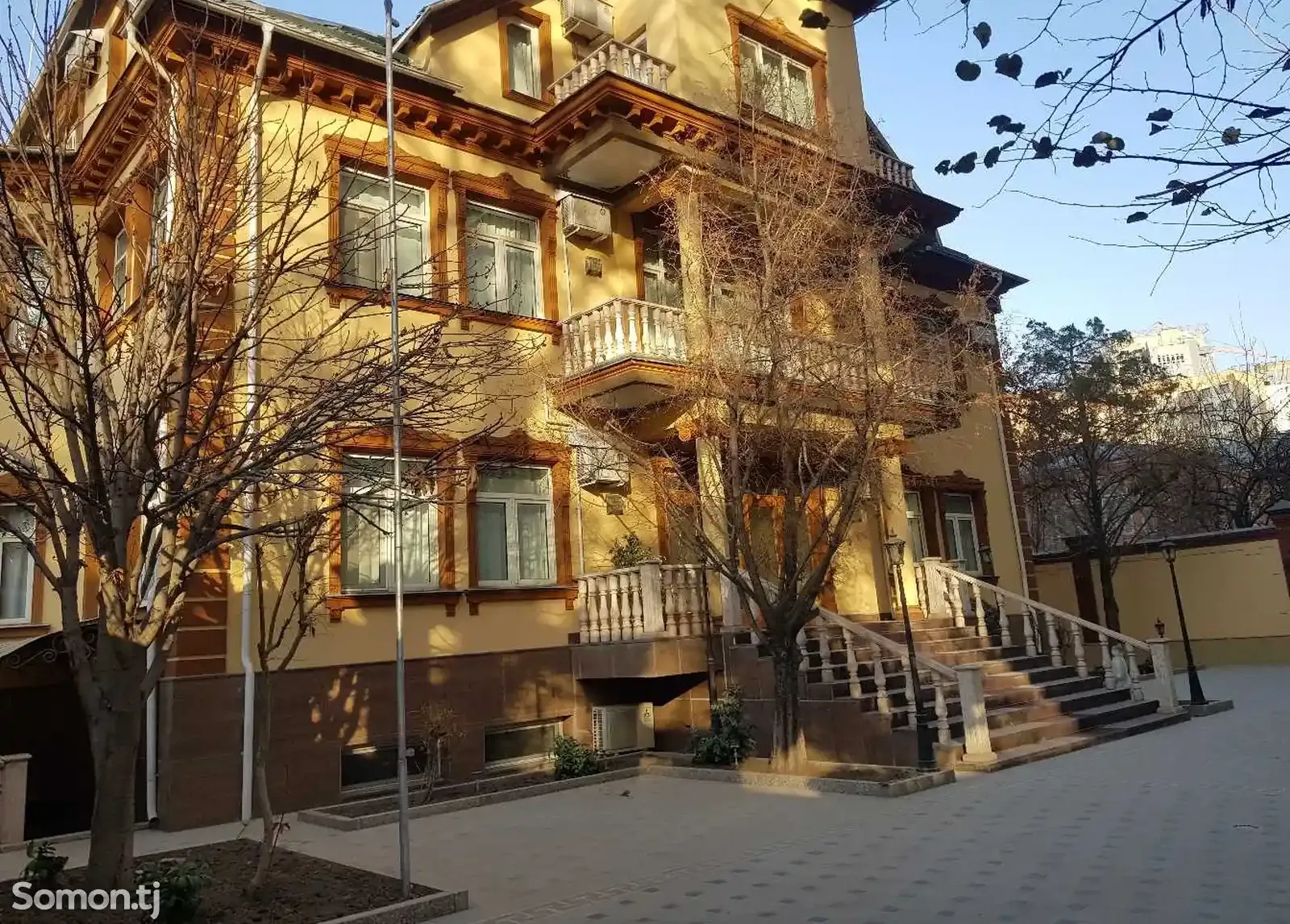 3-этажный, 16 комнатный дом, 1200 м², сомони