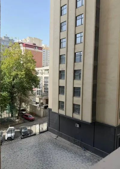 4-комн. квартира, 4 этаж, 150 м², Исмоили Сомони, Аптека 5 — миниатюра 1