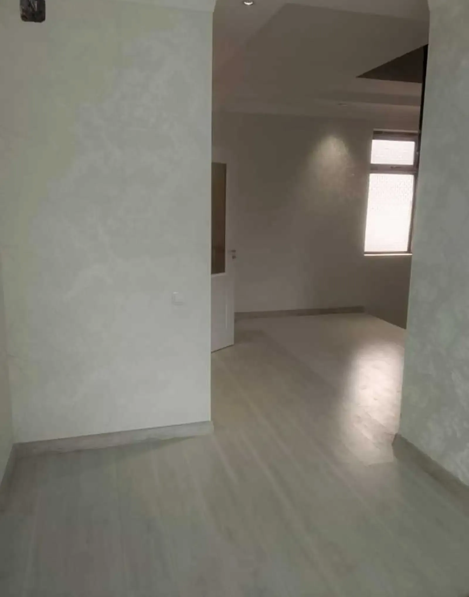 3-этажный, 6 комнатный дом, 250 м², Сино — миниатюра 3
