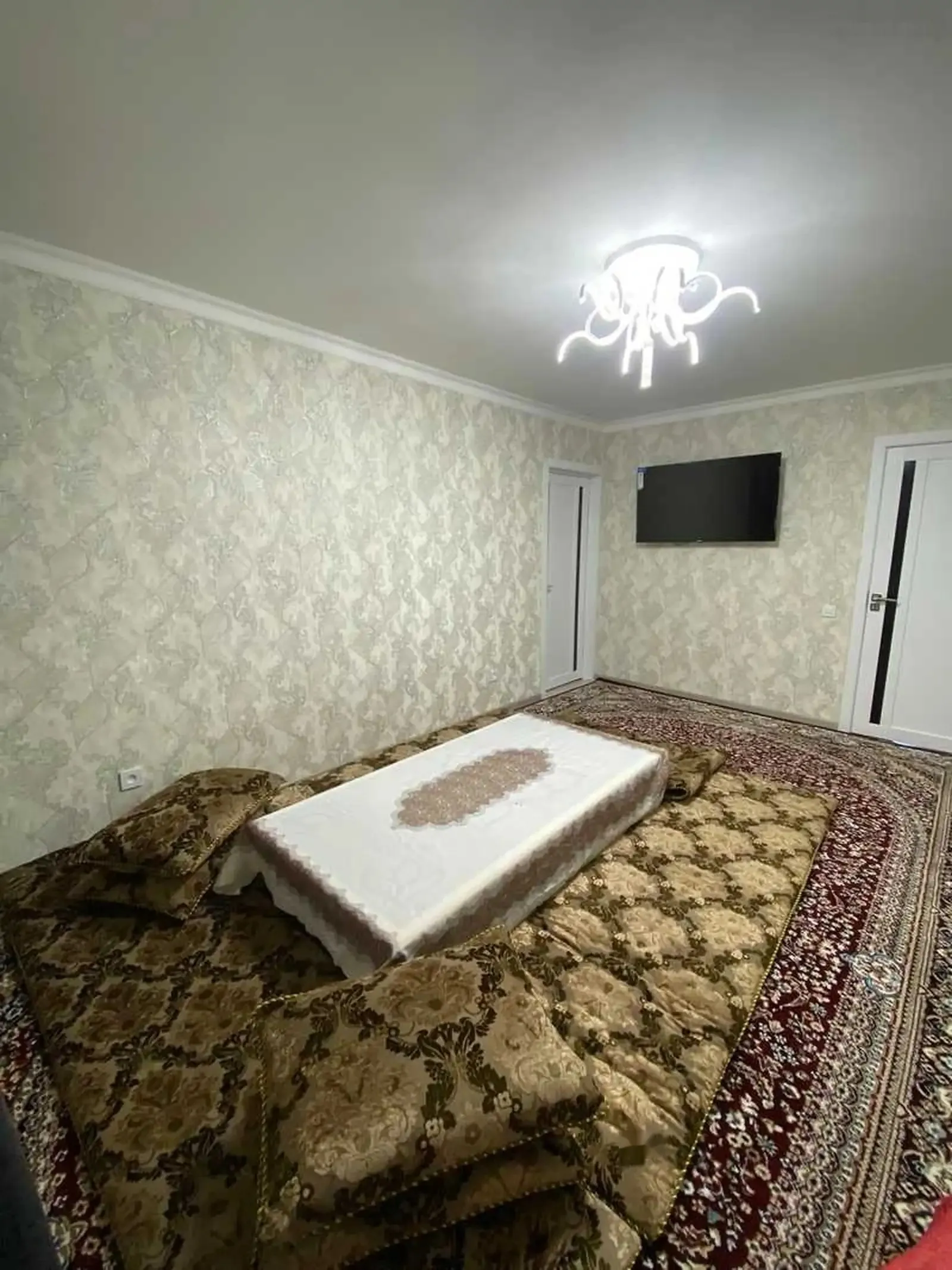 3-комн. квартира, 4 этаж, 83м², Фирдавси — миниатюра 1