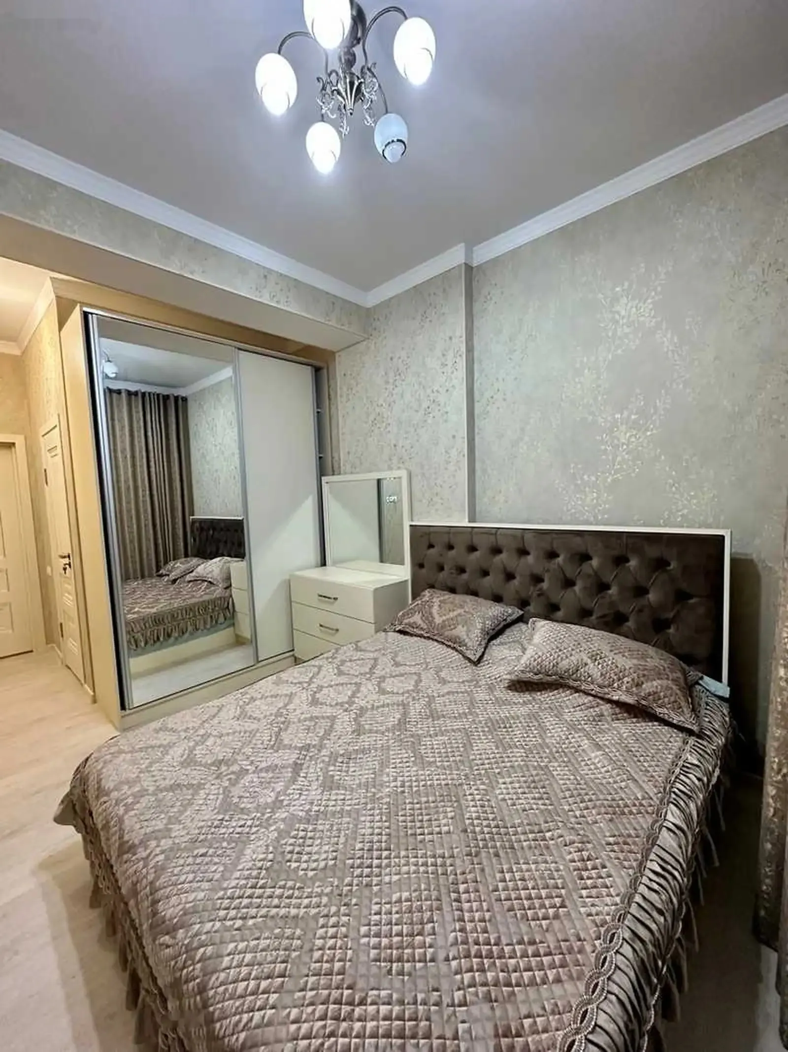 3-комн. квартира, 4 этаж, 110м², Сомони 8 март — миниатюра 1