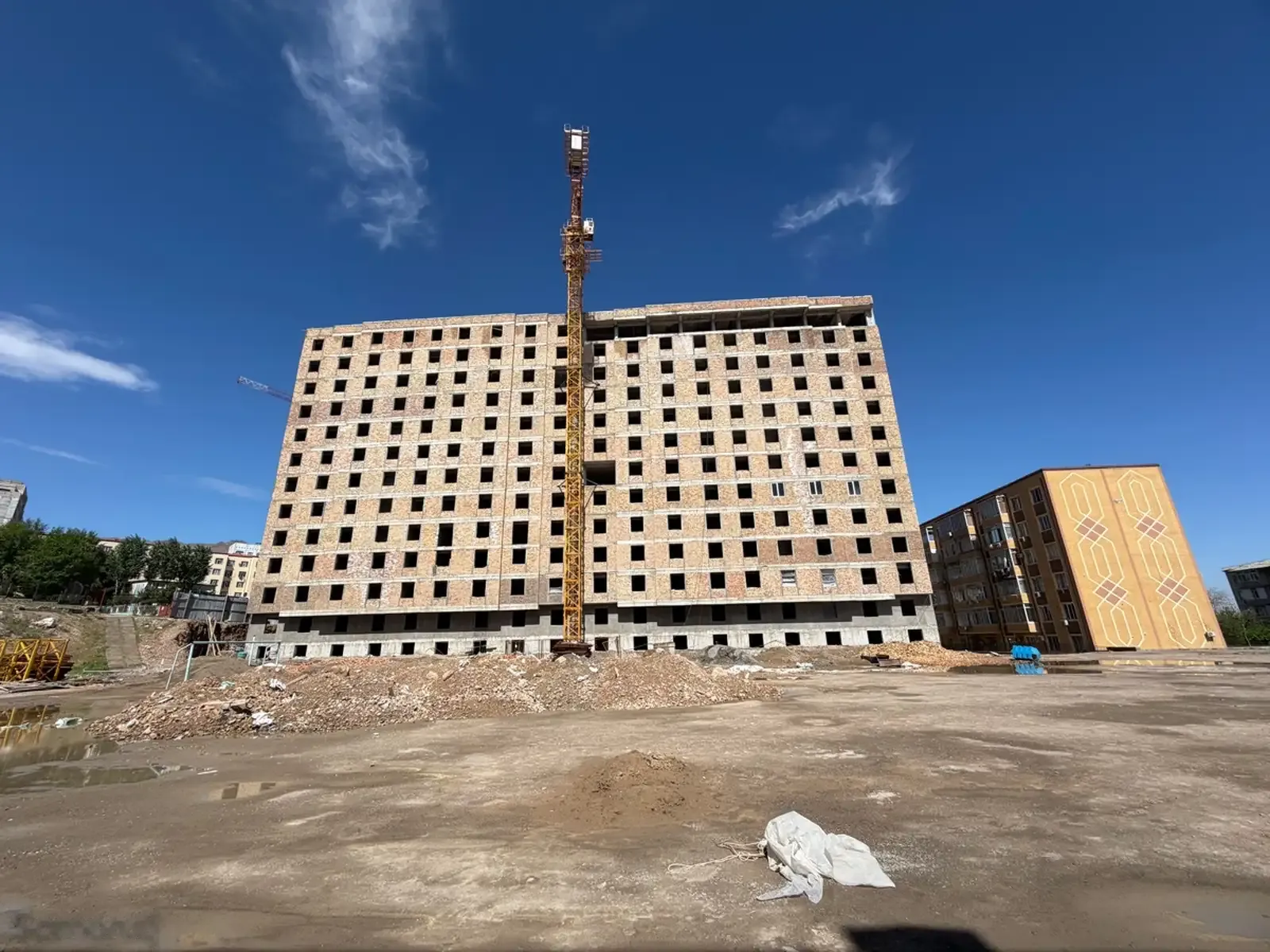 3-комн. квартира, 3 этаж, 106 м², 13 мкр — миниатюра 1