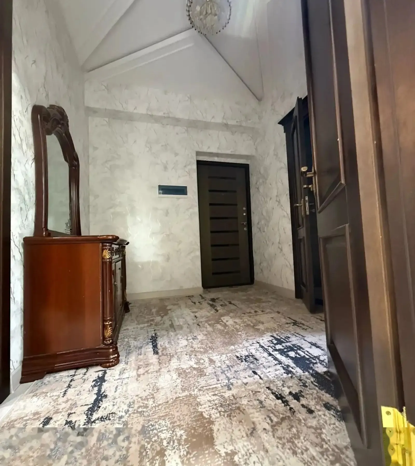 2-комн. квартира, 3 этаж, 60м², 18 Мкр — миниатюра 3