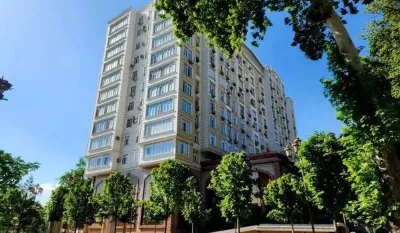 3-комн. квартира, 9 этаж, 130 м², И Сомони — миниатюра 1